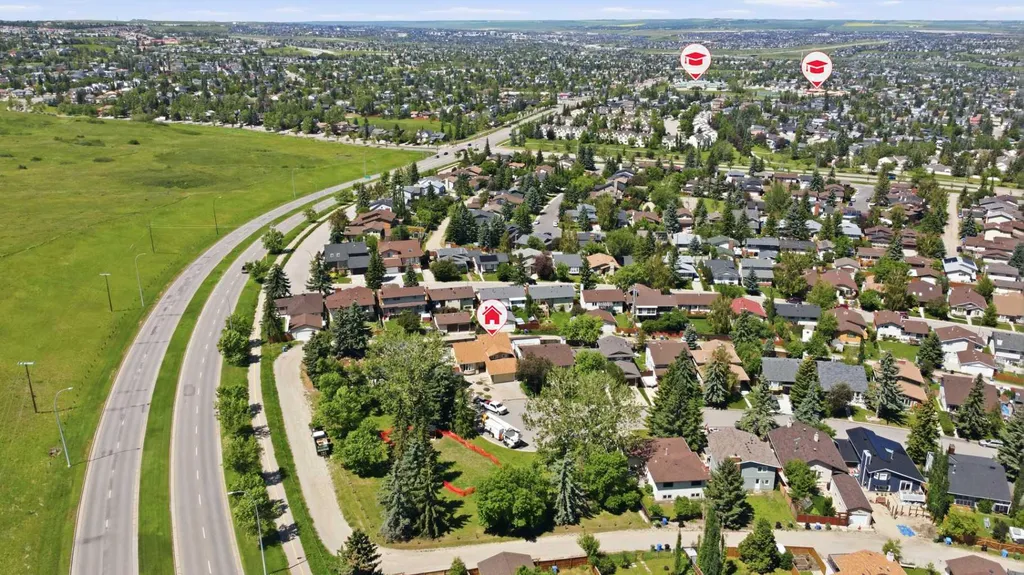 43 Beaconsfield Place NW Calgary AB T3K1W8
