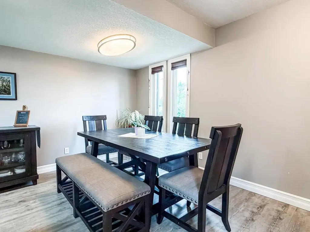 6108 41 Avenue Stettler AB T4K 1H2