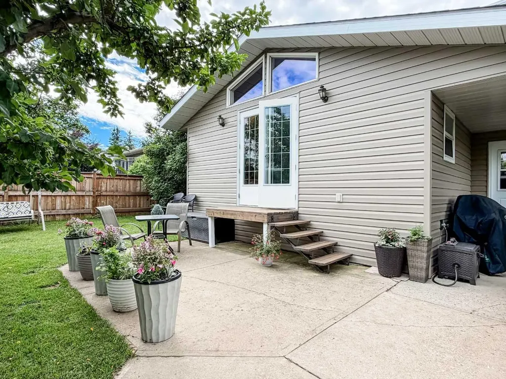 6108 41 Avenue Stettler AB T4K 1H2