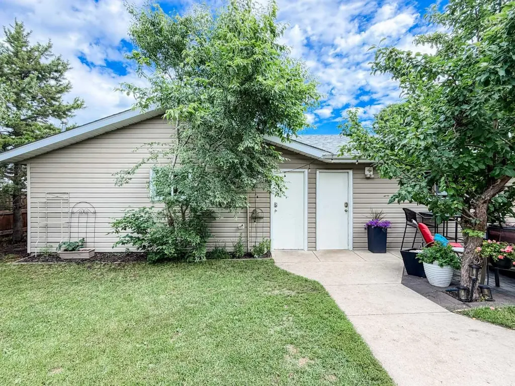 6108 41 Avenue Stettler AB T4K 1H2