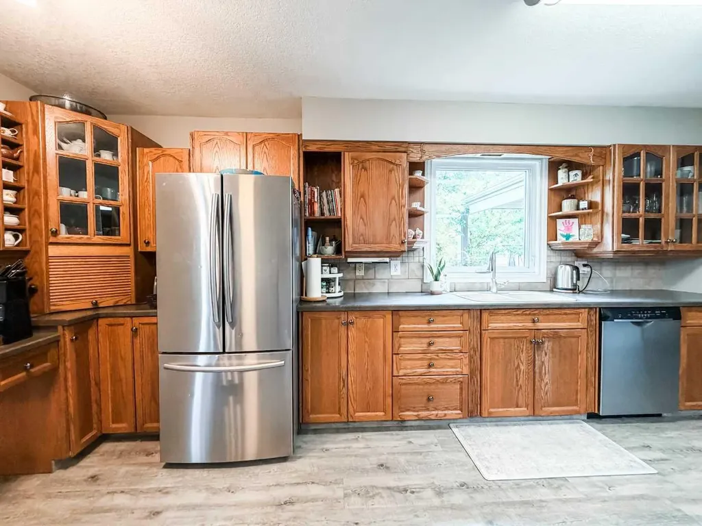 6108 41 Avenue Stettler AB T4K 1H2