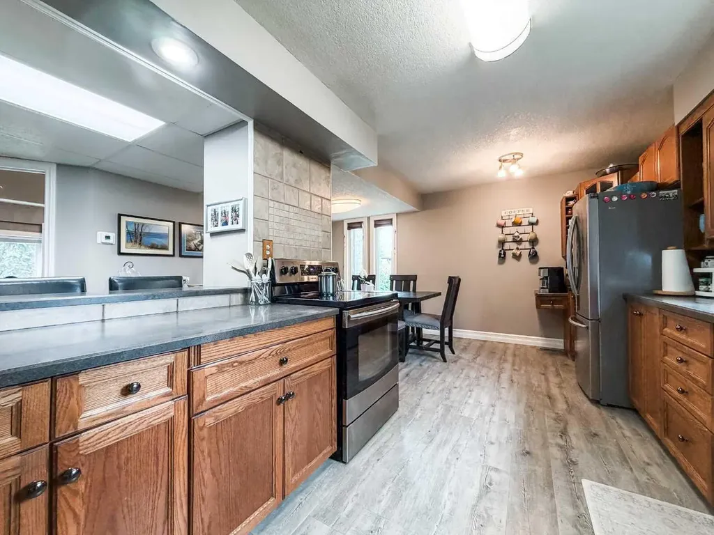 6108 41 Avenue Stettler AB T4K 1H2
