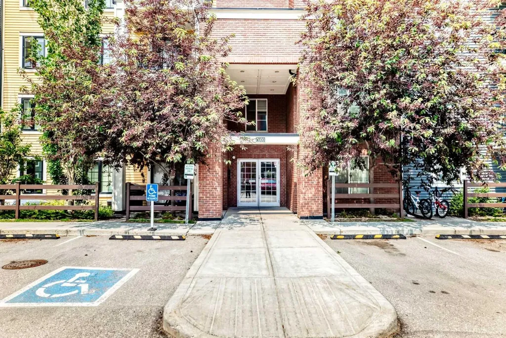 755 Copperpond Boulevard SE Calgary AB T2Z 4R2