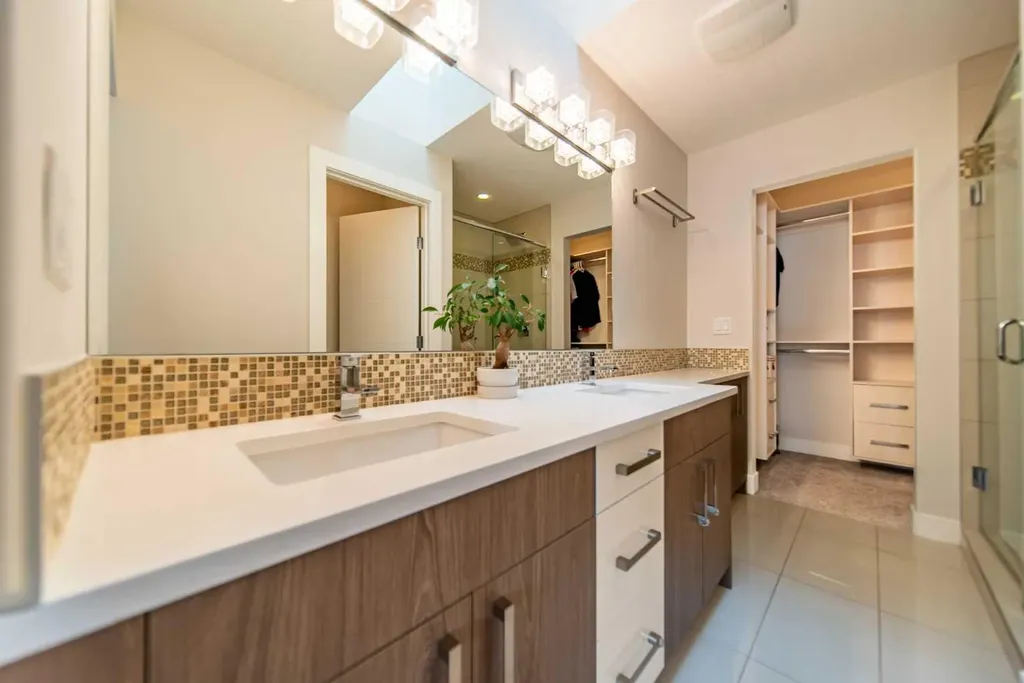 1934 26 Street SW Calgary AB T3E 2A1