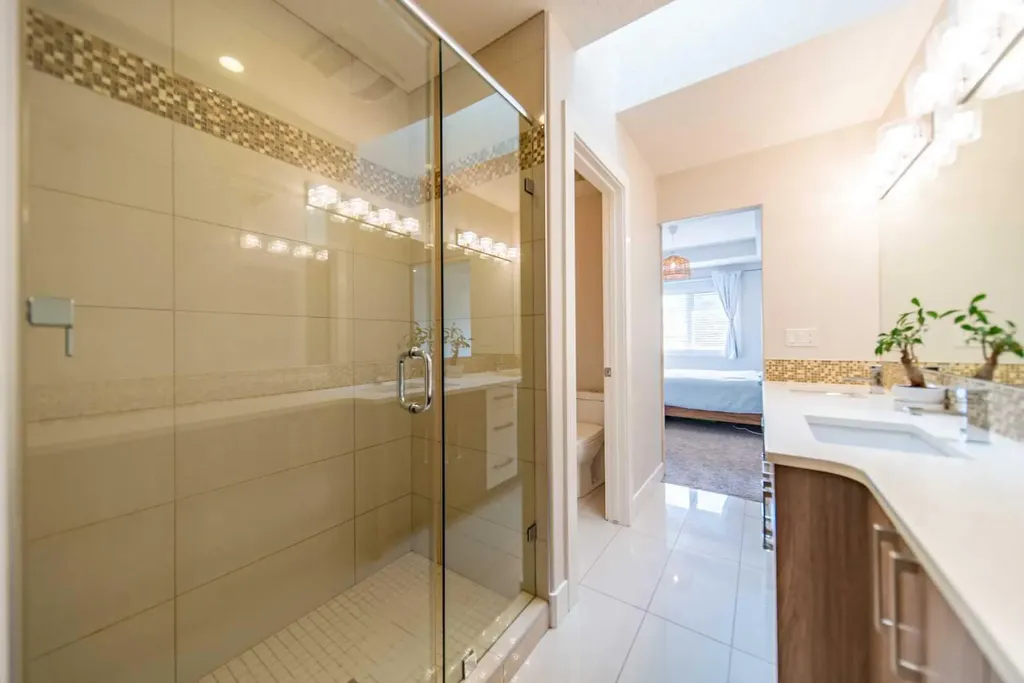 1934 26 Street SW Calgary AB T3E 2A1