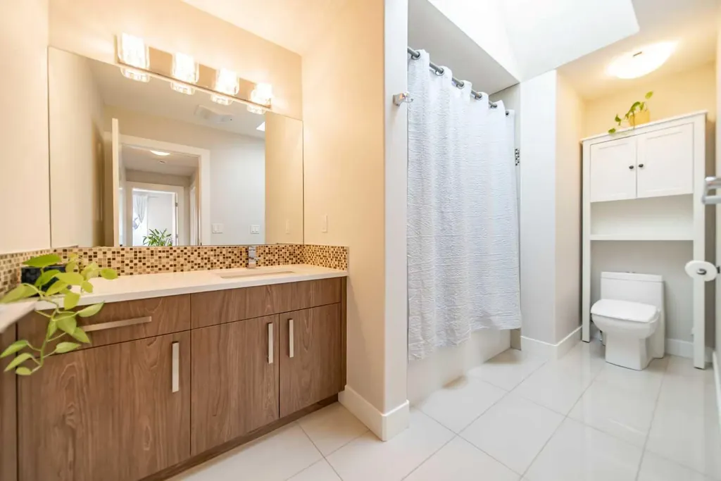 1934 26 Street SW Calgary AB T3E 2A1