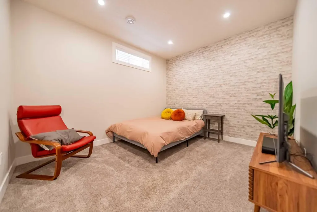 1934 26 Street SW Calgary AB T3E 2A1