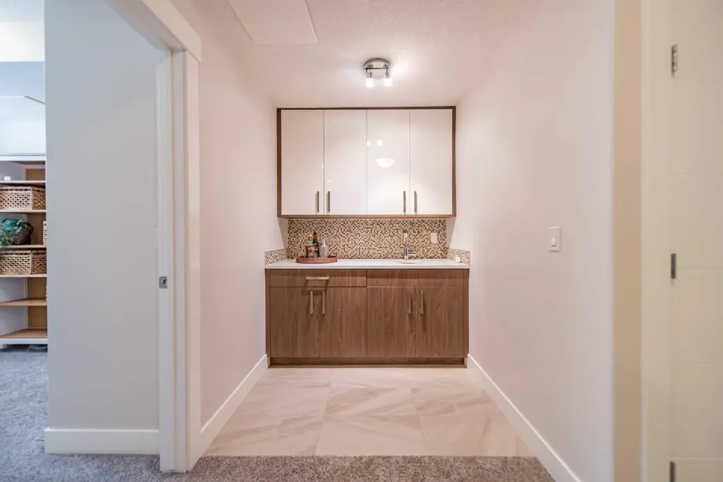 1934 26 Street SW Calgary AB T3E 2A1