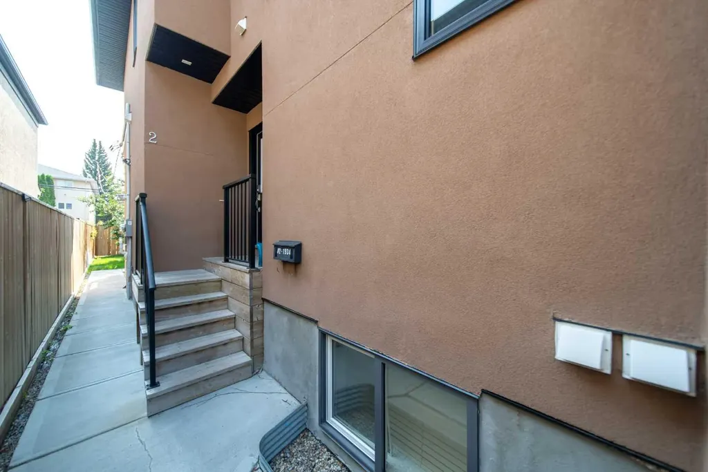 1934 26 Street SW Calgary AB T3E 2A1