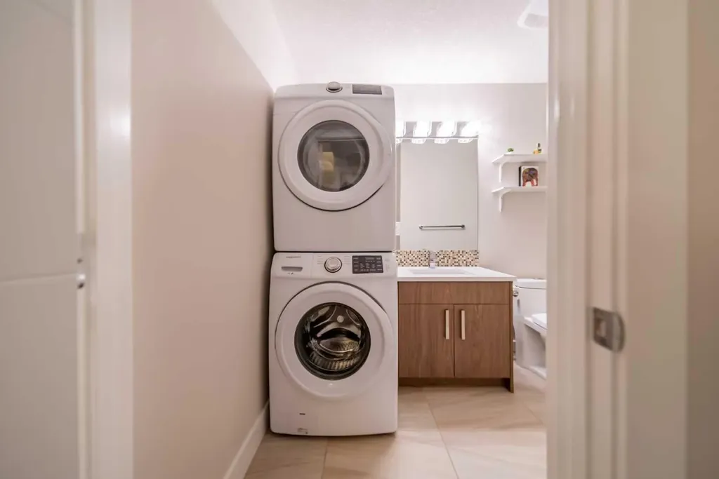 1934 26 Street SW Calgary AB T3E 2A1
