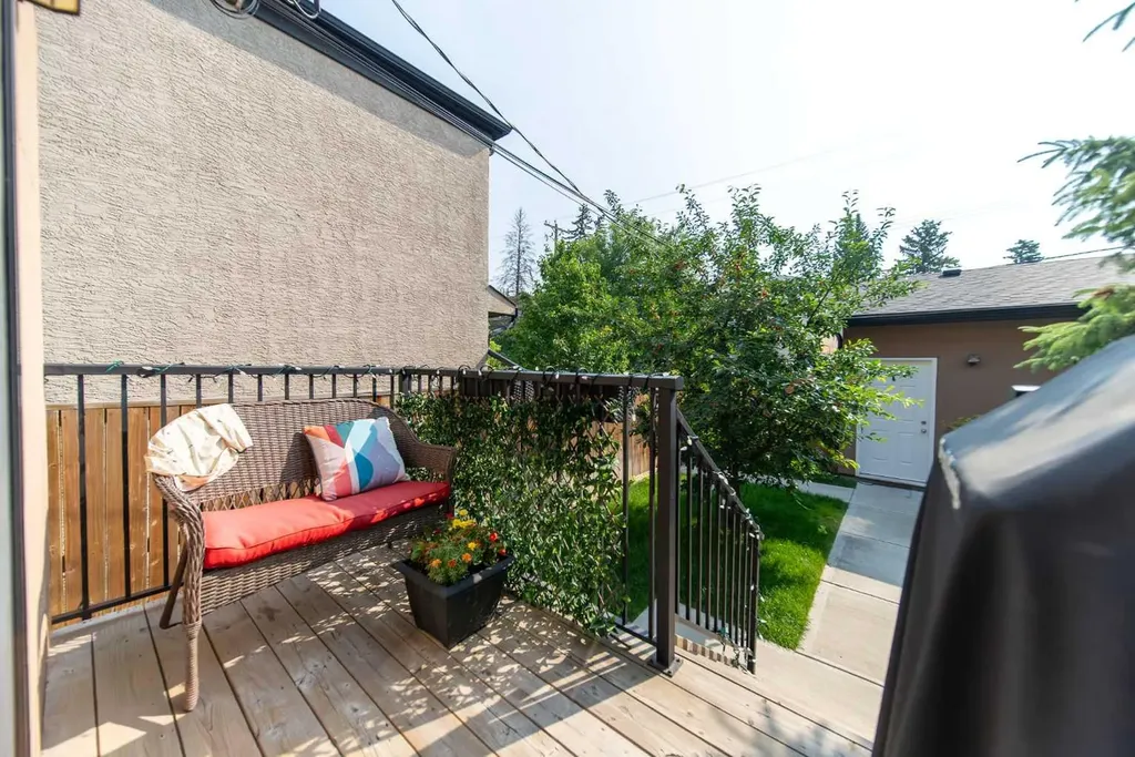 1934 26 Street SW Calgary AB T3E 2A1