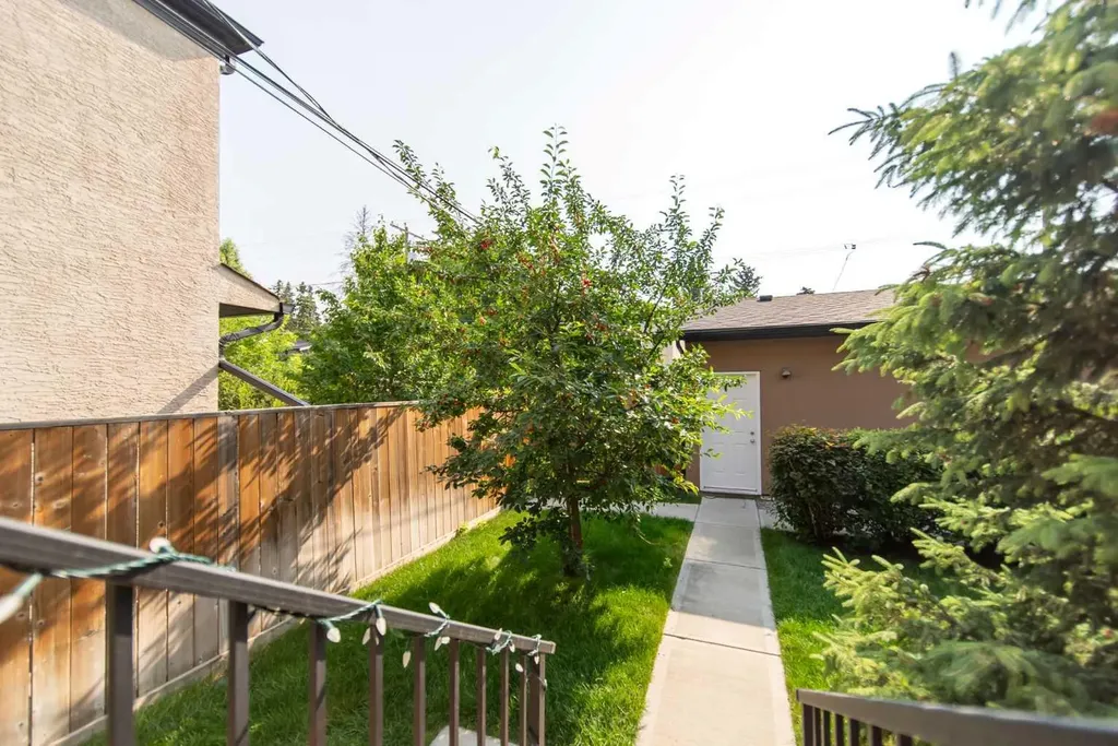 1934 26 Street SW Calgary AB T3E 2A1
