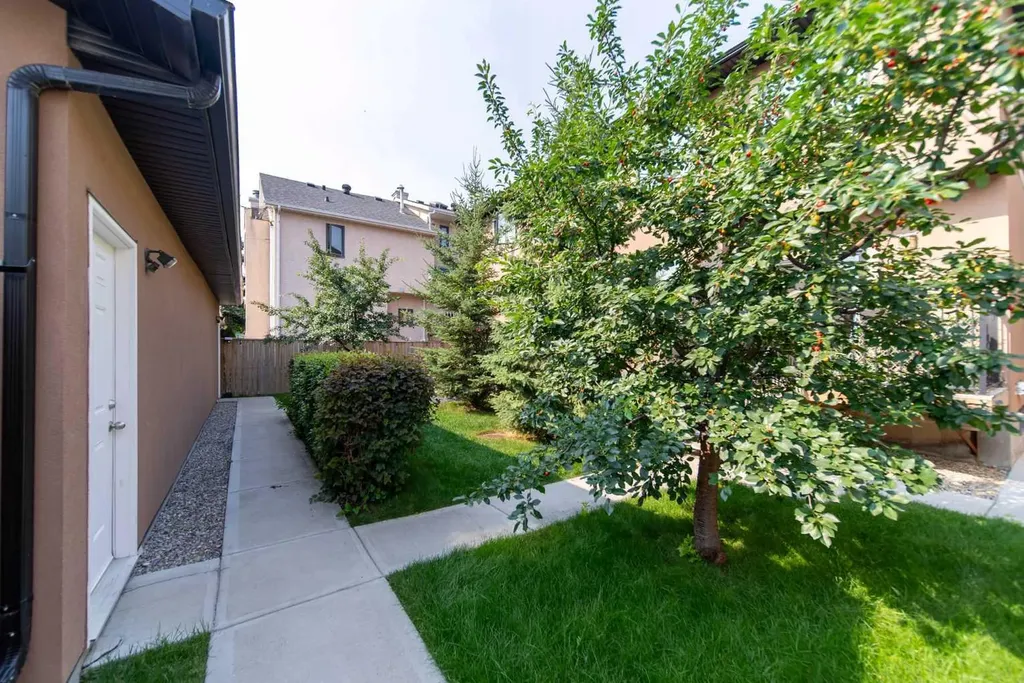 1934 26 Street SW Calgary AB T3E 2A1