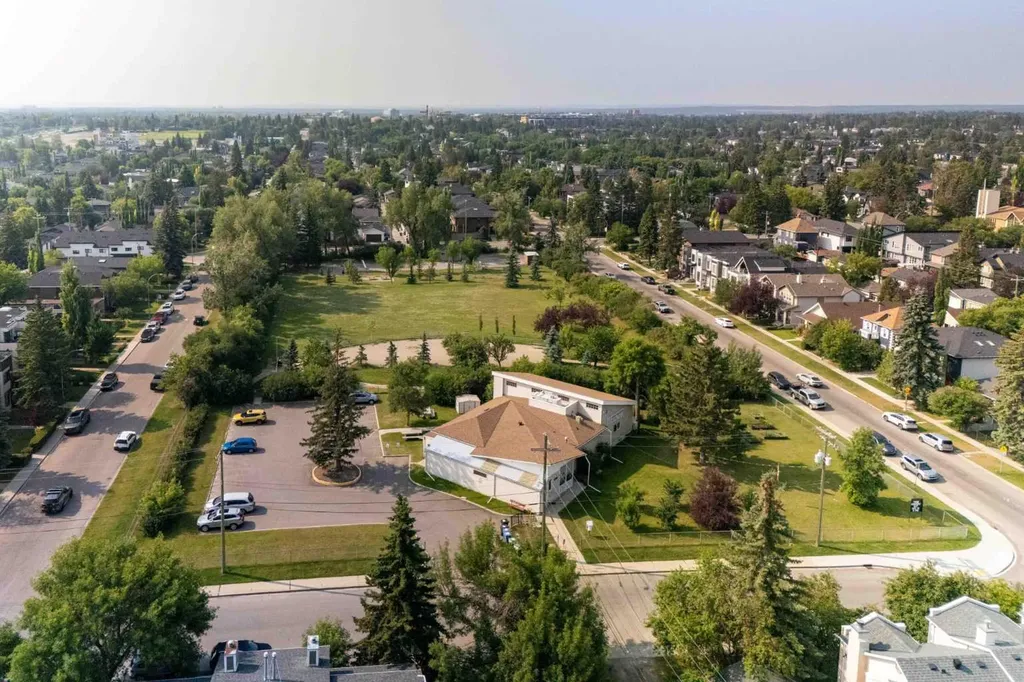 1934 26 Street SW Calgary AB T3E 2A1