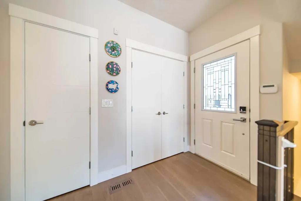 1934 26 Street SW Calgary AB T3E 2A1