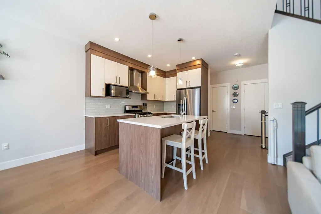1934 26 Street SW Calgary AB T3E 2A1