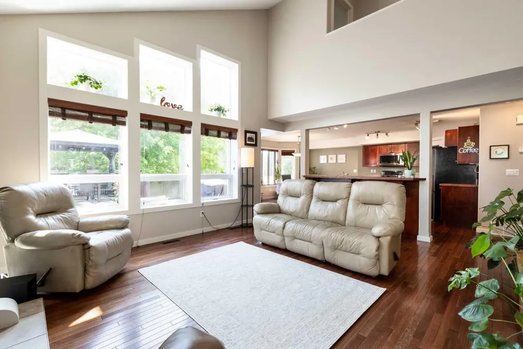 454 Wishart Street Red Deer AB T4N 7E9