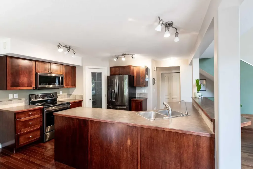 454 Wishart Street Red Deer AB T4N 7E9