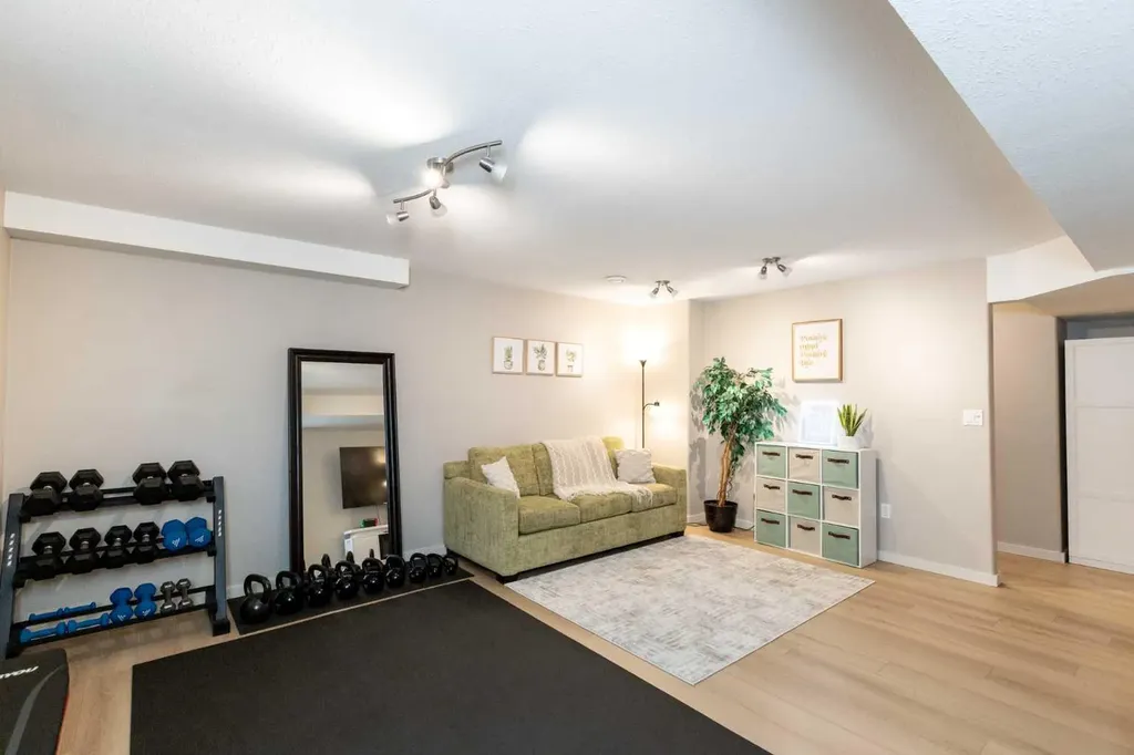 454 Wishart Street Red Deer AB T4N 7E9