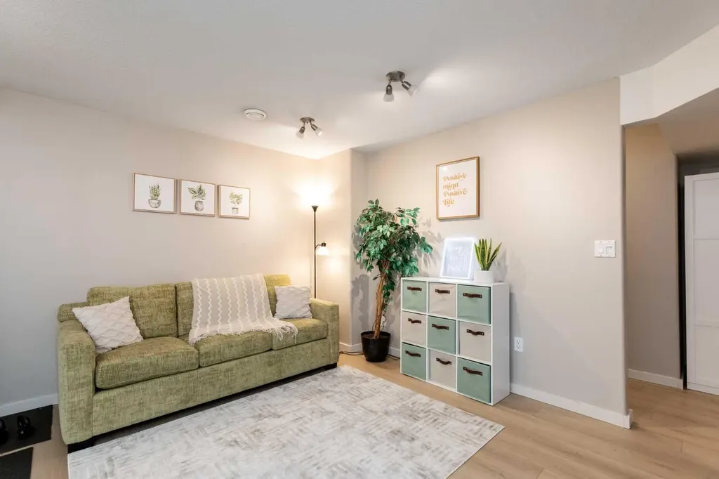 454 Wishart Street Red Deer AB T4N 7E9