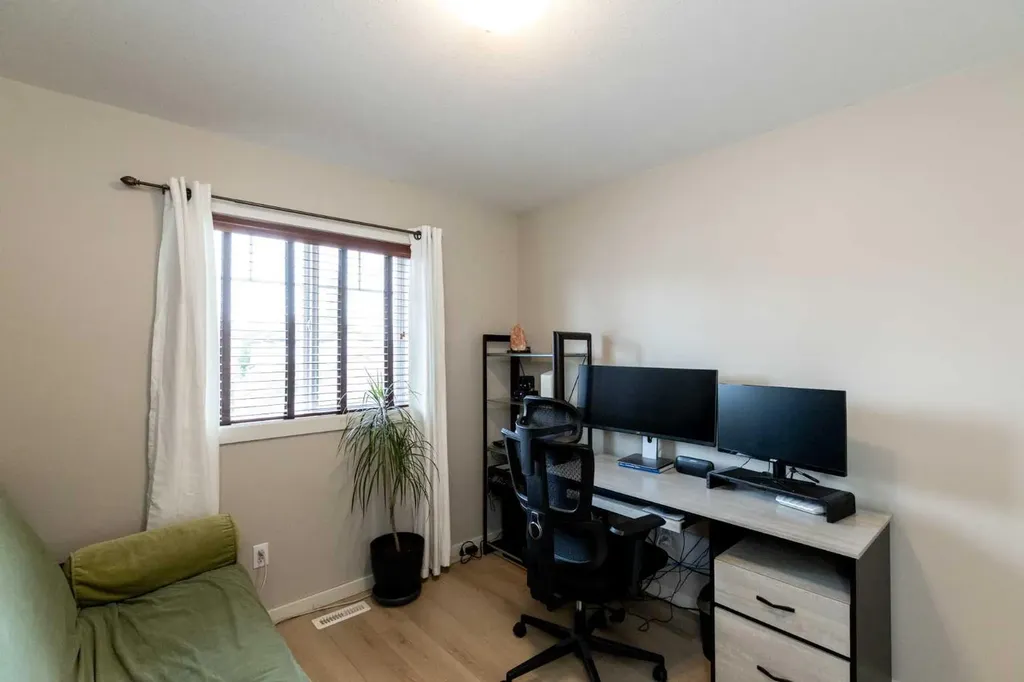 454 Wishart Street Red Deer AB T4N 7E9