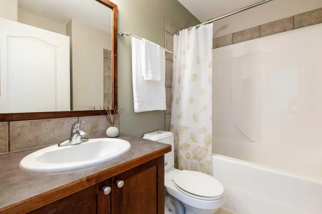 454 Wishart Street Red Deer AB T4N 7E9