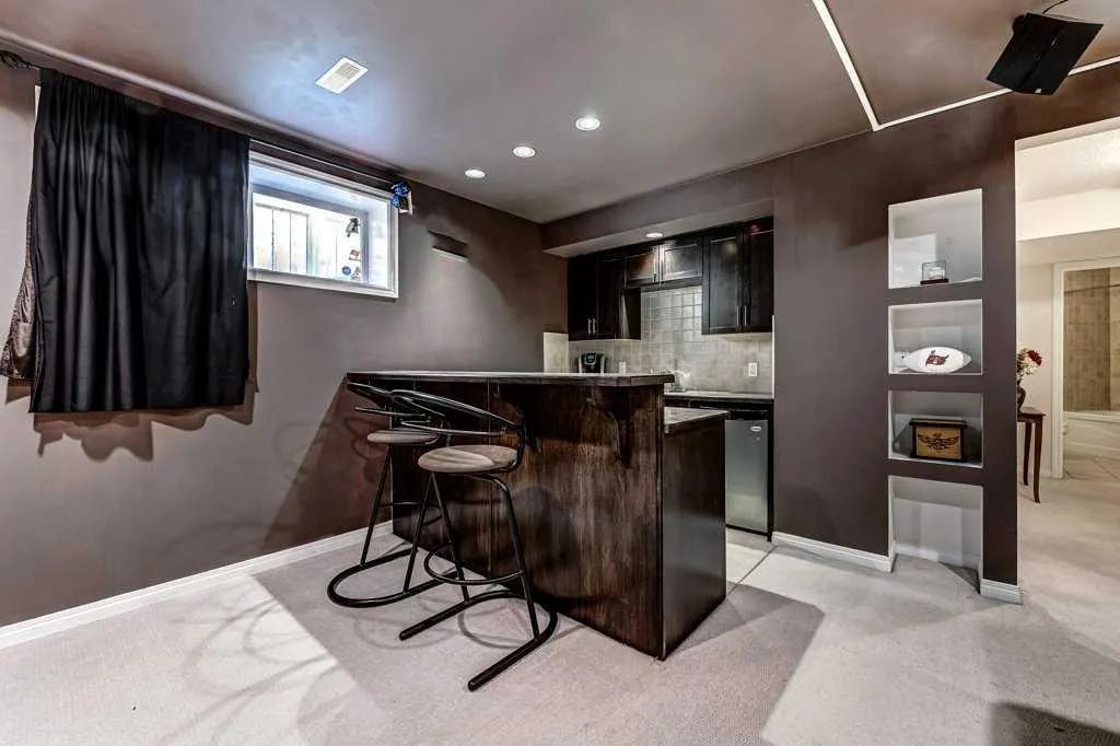 11 Cranfield Link SE Calgary AB T3M 1H9