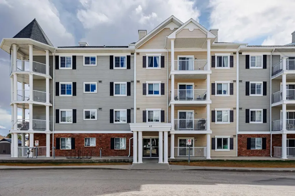 43 Country Village Lane NE Calgary AB T3K 0G2