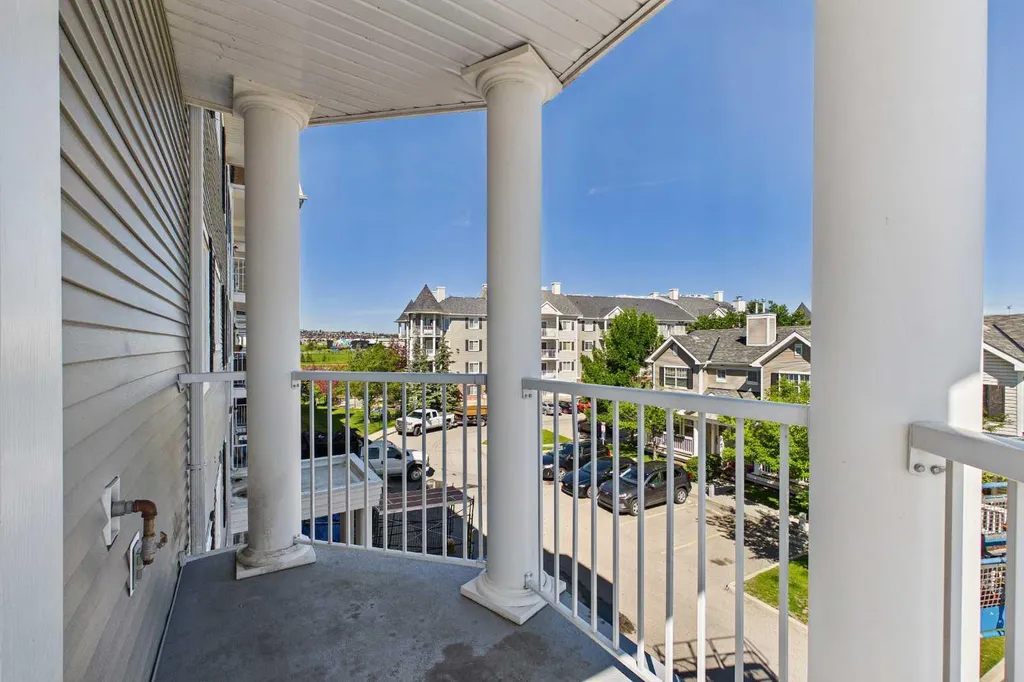 43 Country Village Lane NE Calgary AB T3K 0G2
