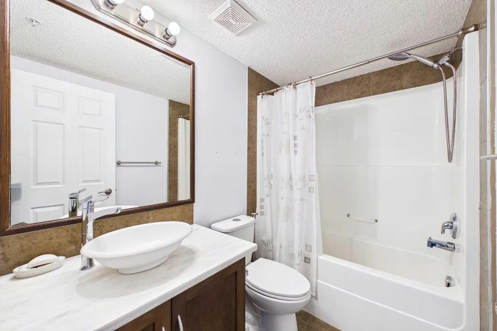 43 Country Village Lane NE Calgary AB T3K 0G2