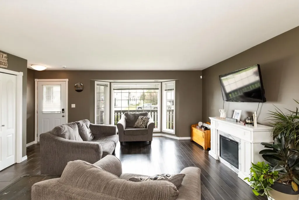 4510 60 Avenue Innisfail AB T4G 1L2