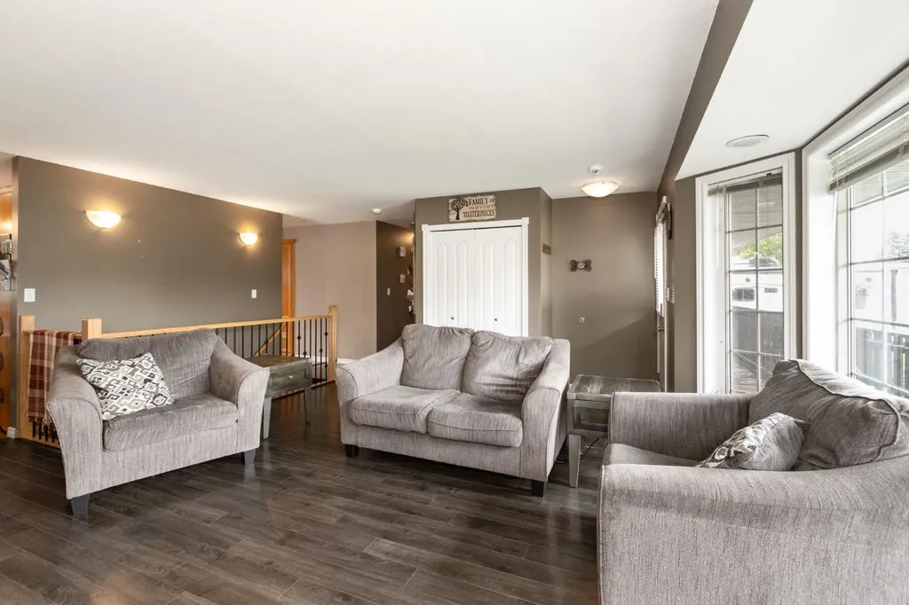 4510 60 Avenue Innisfail AB T4G 1L2