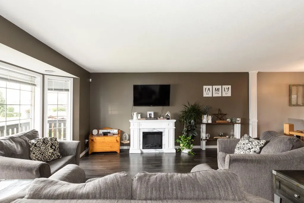 4510 60 Avenue Innisfail AB T4G 1L2