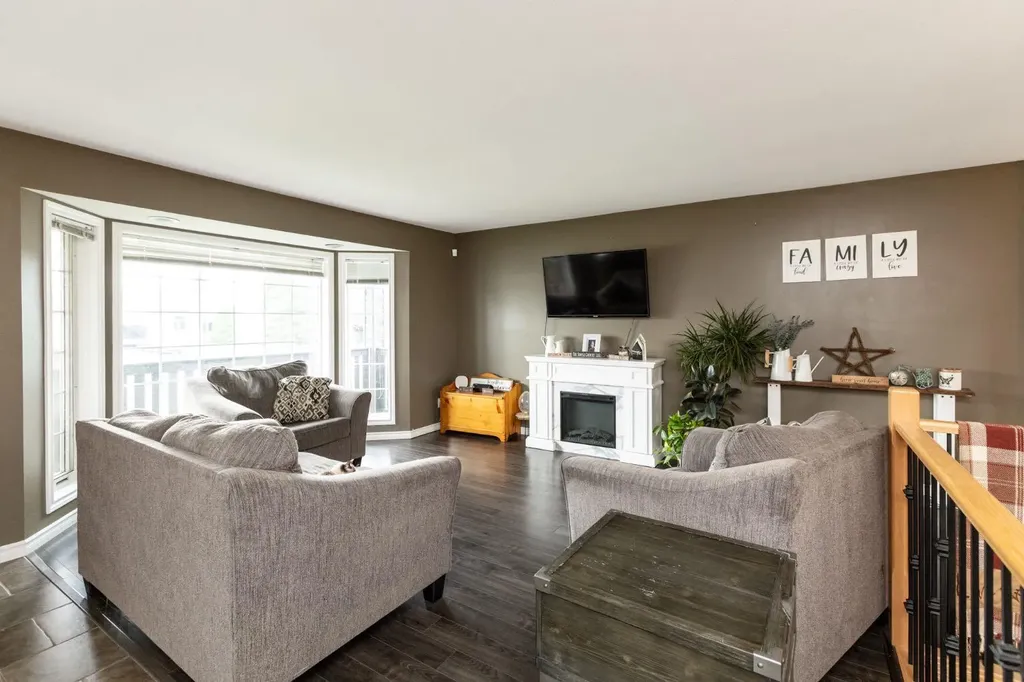4510 60 Avenue Innisfail AB T4G 1L2
