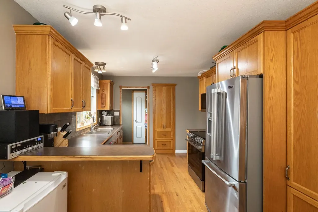 4510 60 Avenue Innisfail AB T4G 1L2