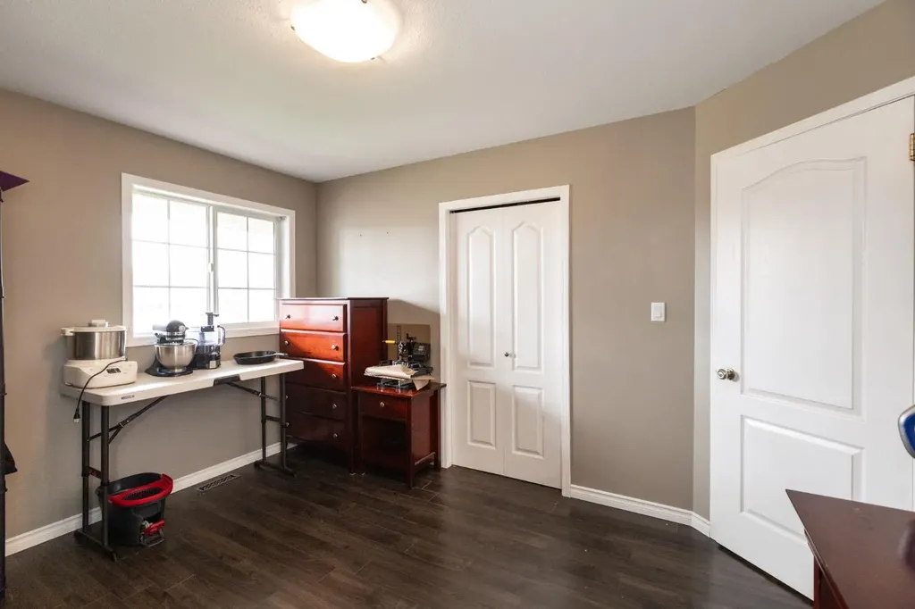 4510 60 Avenue Innisfail AB T4G 1L2