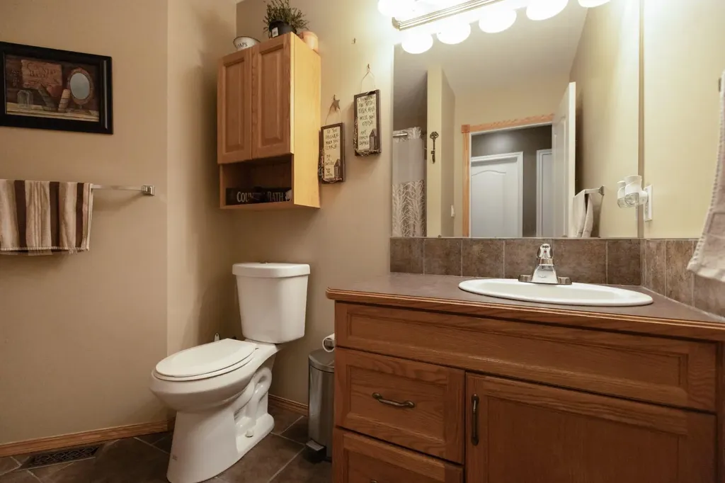 4510 60 Avenue Innisfail AB T4G 1L2