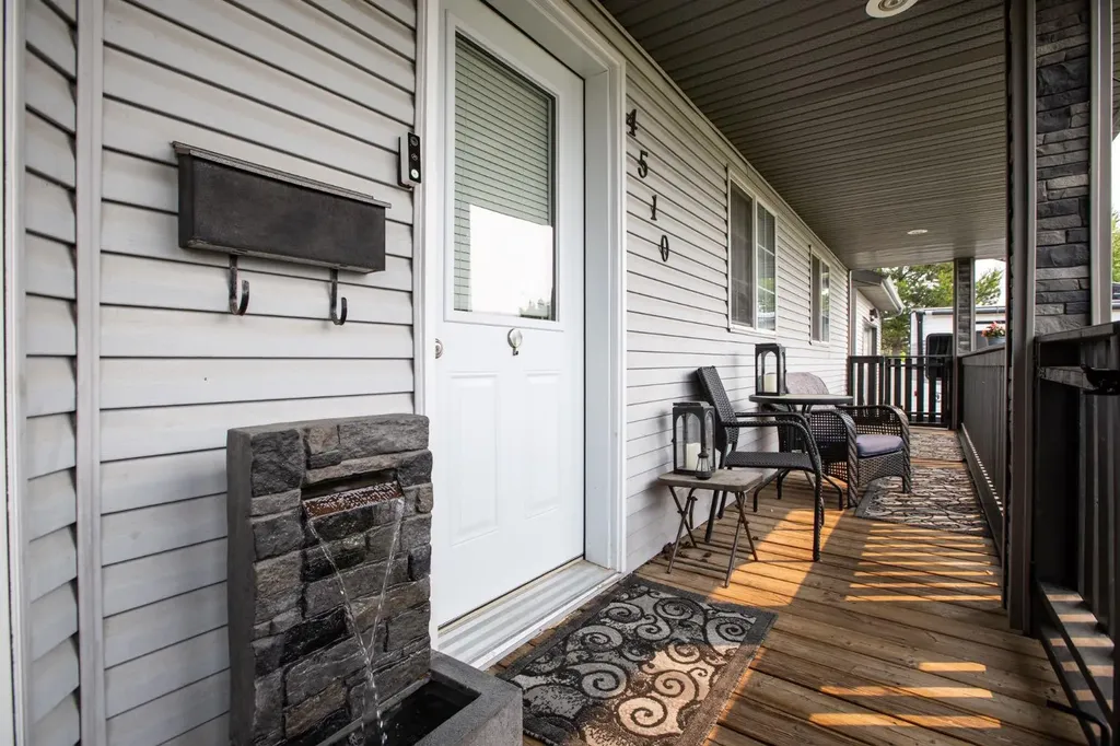 4510 60 Avenue Innisfail AB T4G 1L2