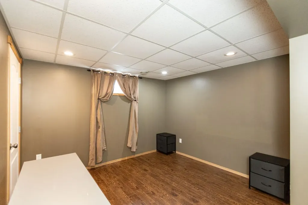 4510 60 Avenue Innisfail AB T4G 1L2
