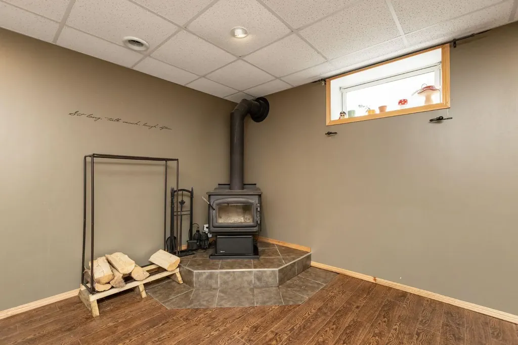 4510 60 Avenue Innisfail AB T4G 1L2