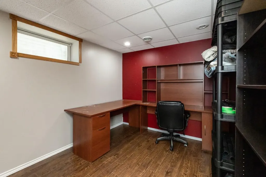 4510 60 Avenue Innisfail AB T4G 1L2