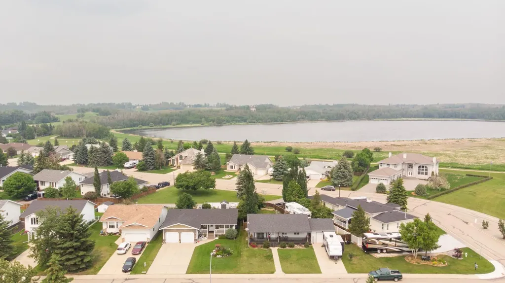4510 60 Avenue Innisfail AB T4G 1L2