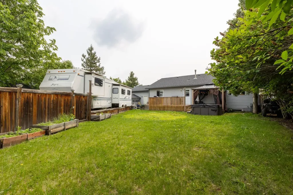 4510 60 Avenue Innisfail AB T4G 1L2