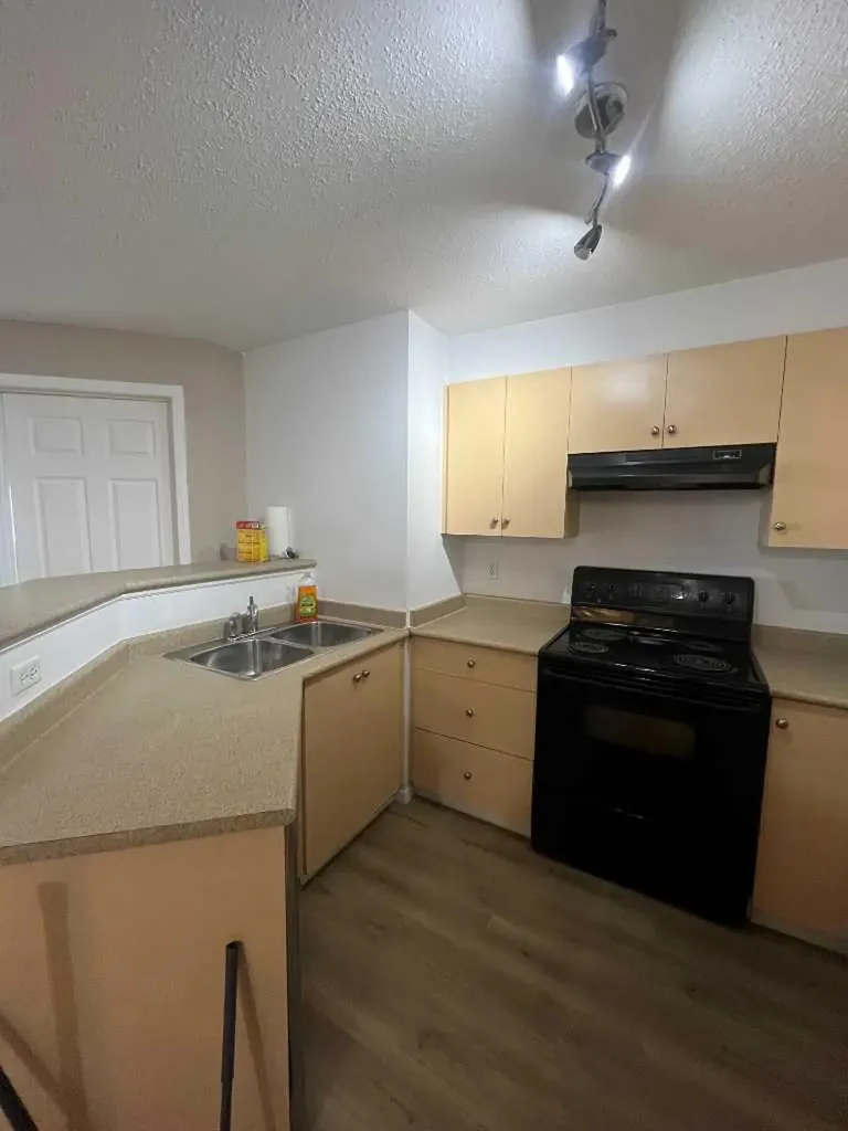 4975 130 Avenue SE Calgary AB T2Z 4M5