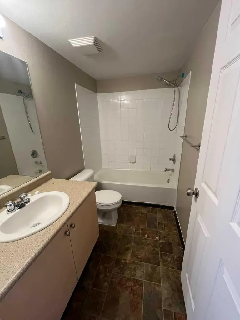4975 130 Avenue SE Calgary AB T2Z 4M5