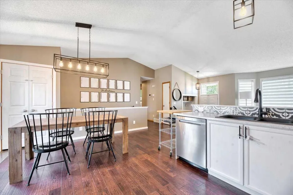 26 Strathford Close Strathmore AB T1P 1S5