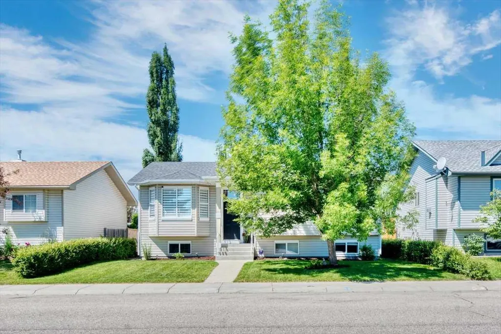 26 Strathford Close Strathmore AB T1P 1S5