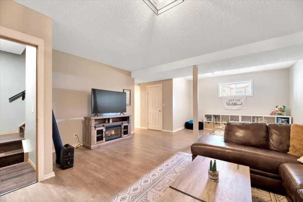 26 Strathford Close Strathmore AB T1P 1S5
