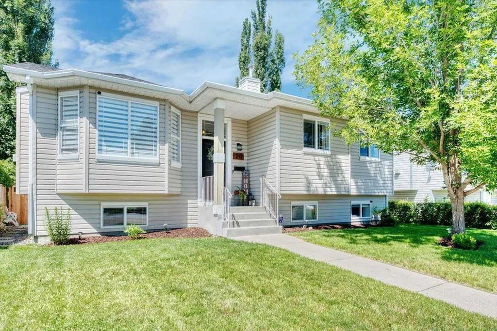 26 Strathford Close Strathmore AB T1P 1S5