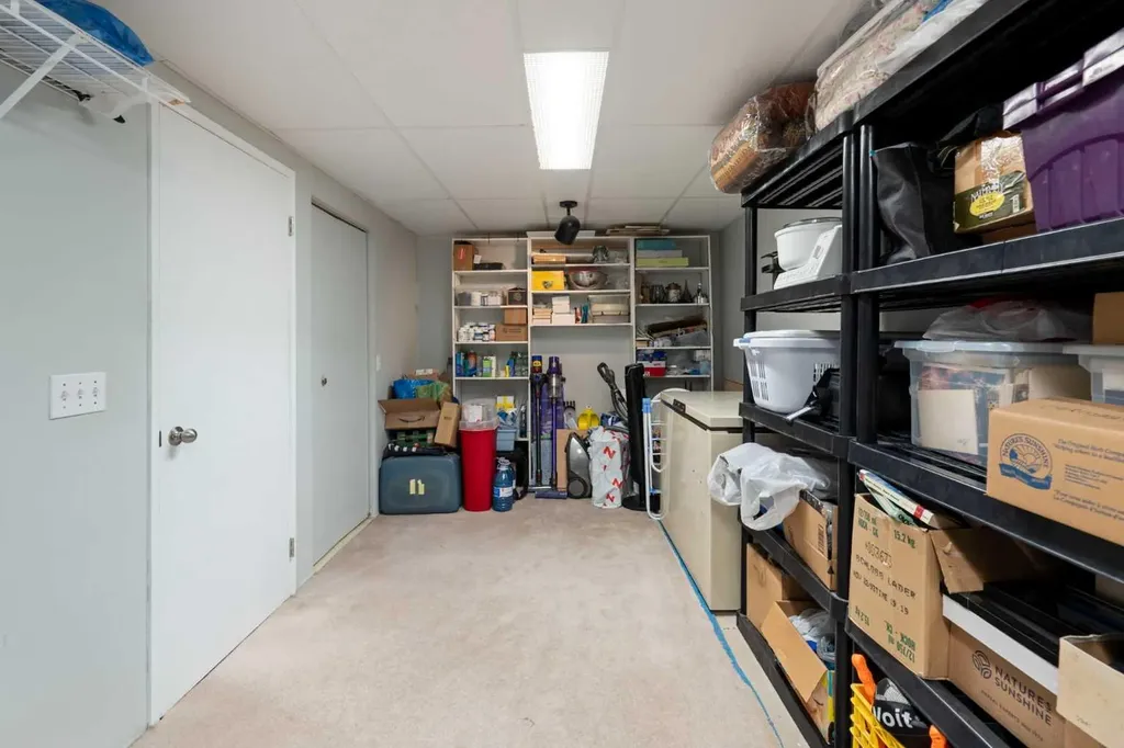 32 Beddington Road NE Calgary AB T3K 1N6